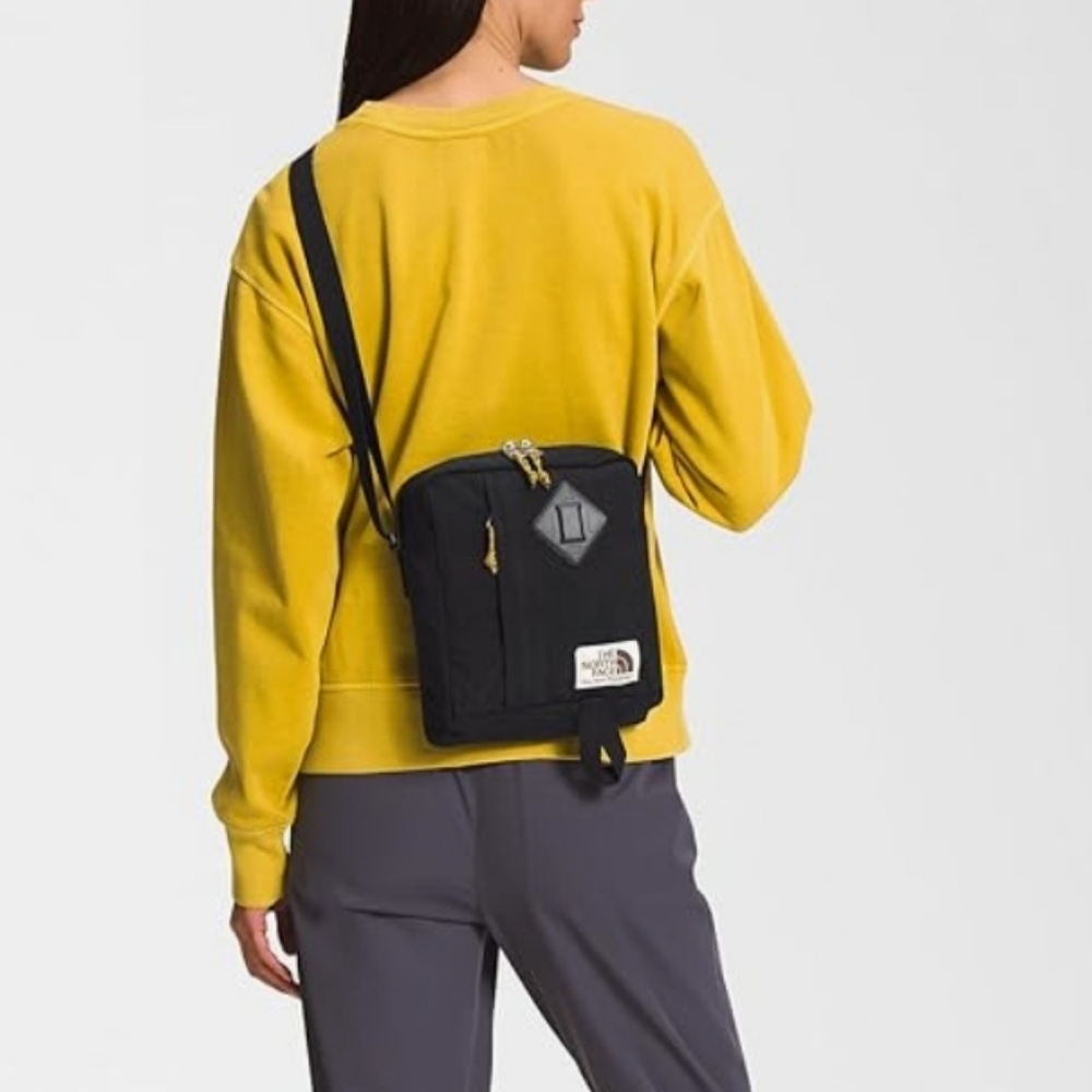 NWT The North Face Berkeley Field Bag Black Bin5